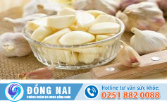 Chữa bệnh trĩ bằng tỏi tươi có tốt không?