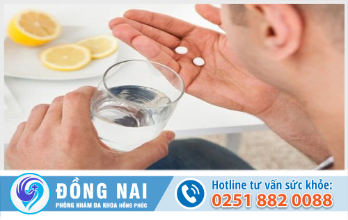 Đi ngoài ra máu tươi uống thuốc gì?