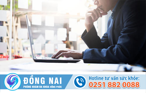 Tính chất công việt khiến người trẻ dễ bị trĩ