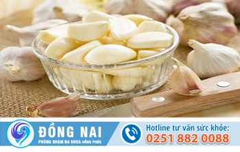 Chữa bệnh trĩ bằng tỏi tươi có tốt không?