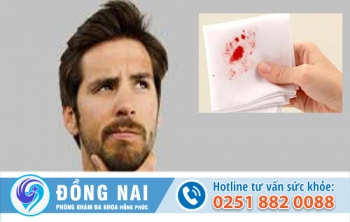 Đi cầu ra máu